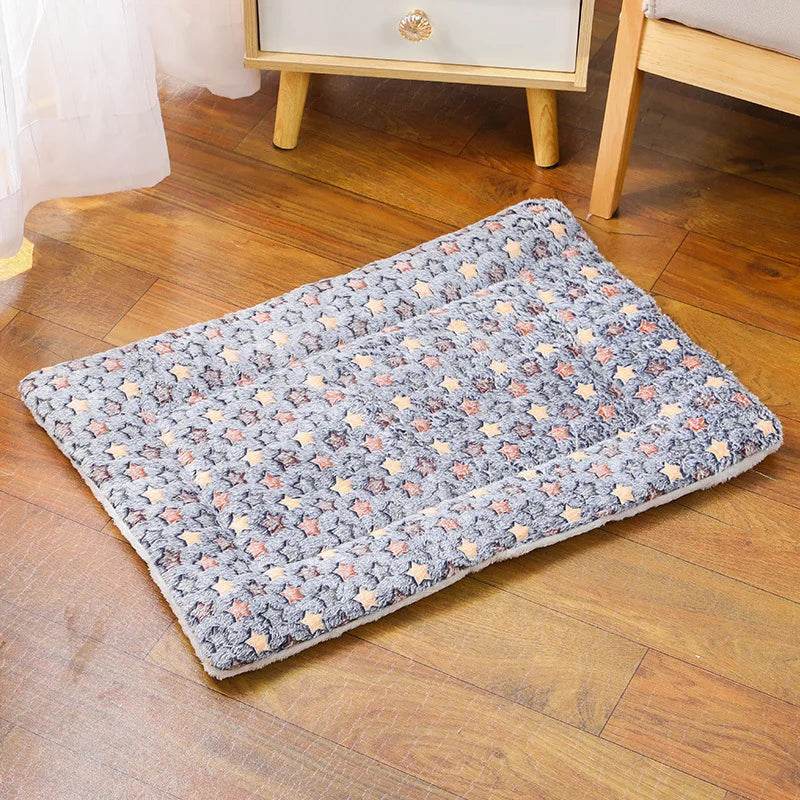 Tapis de couchage épais en flanelle respirant pour chat, coussin doux pour petit chien, couverture chaude d'hiver pour chat - Animaleriex
